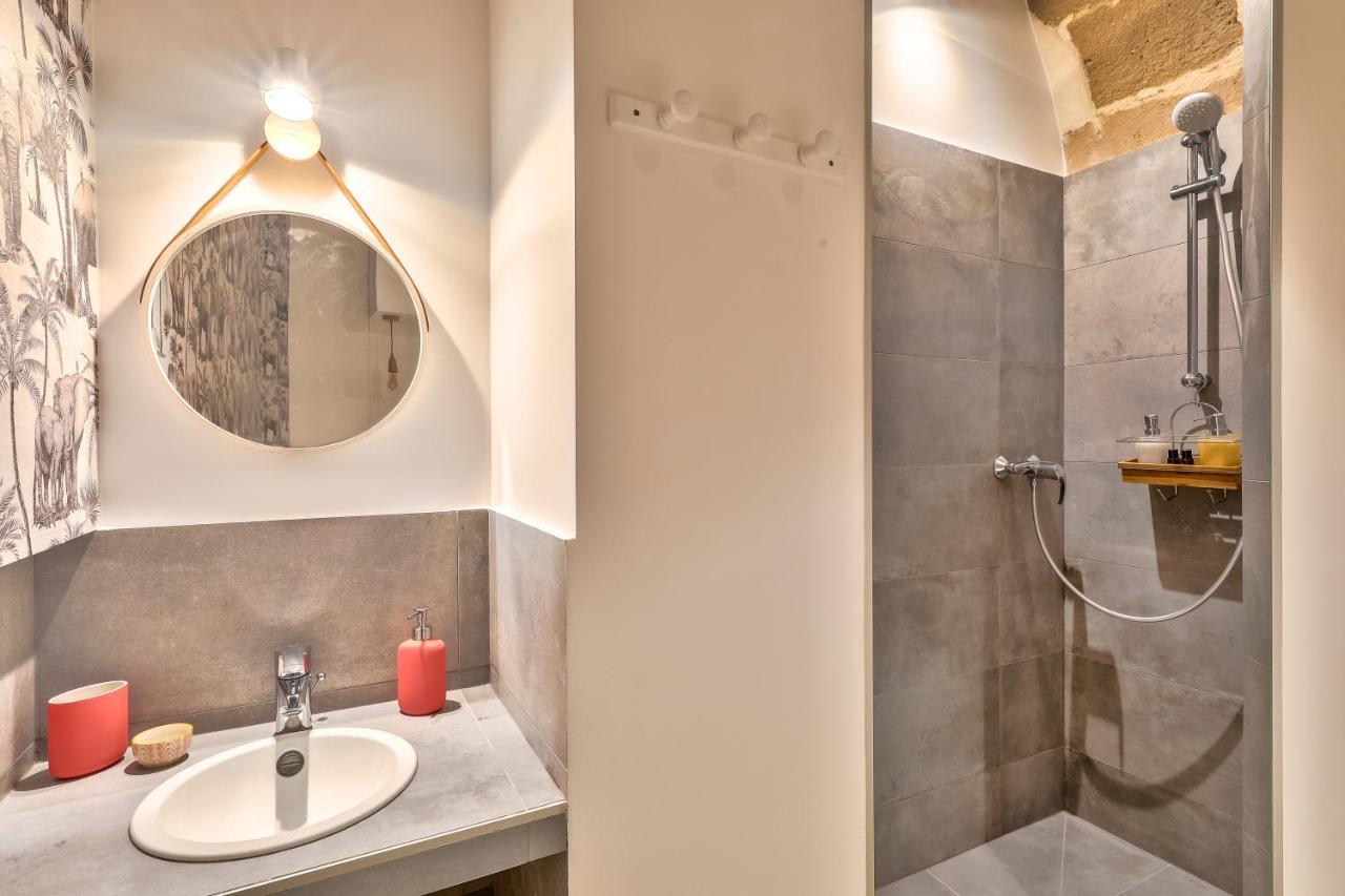 New Stunning 4 Bdrs Apt, With Ac - Le Marais Paris Luaran gambar